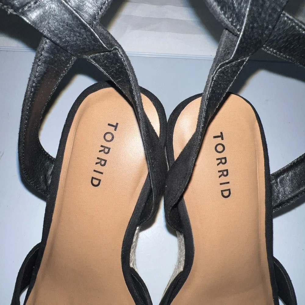 Torrid Black Suede Criss Cross Espadrilles Wedges Sandals Size 9WW Ankle Strap
